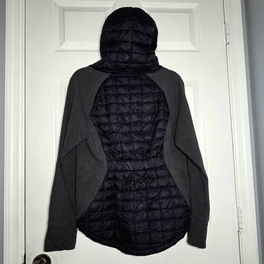The North Face Women's Black and Charcoal Ski Jacket - Picture 4 of 8